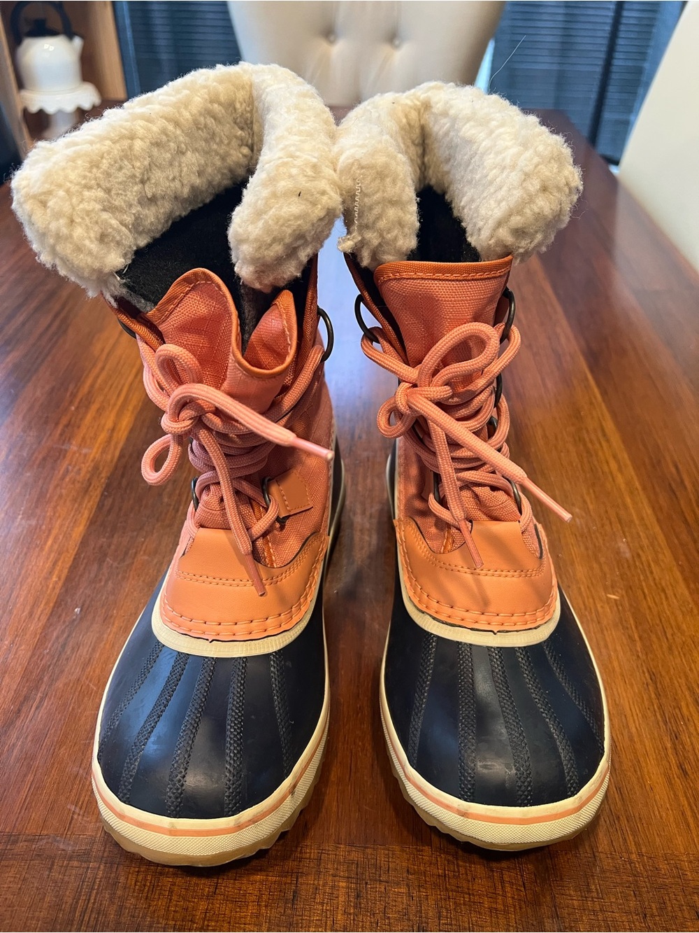 Women's Shearling-Lined Waterproof Winter Boots - Coral and Black, size 8